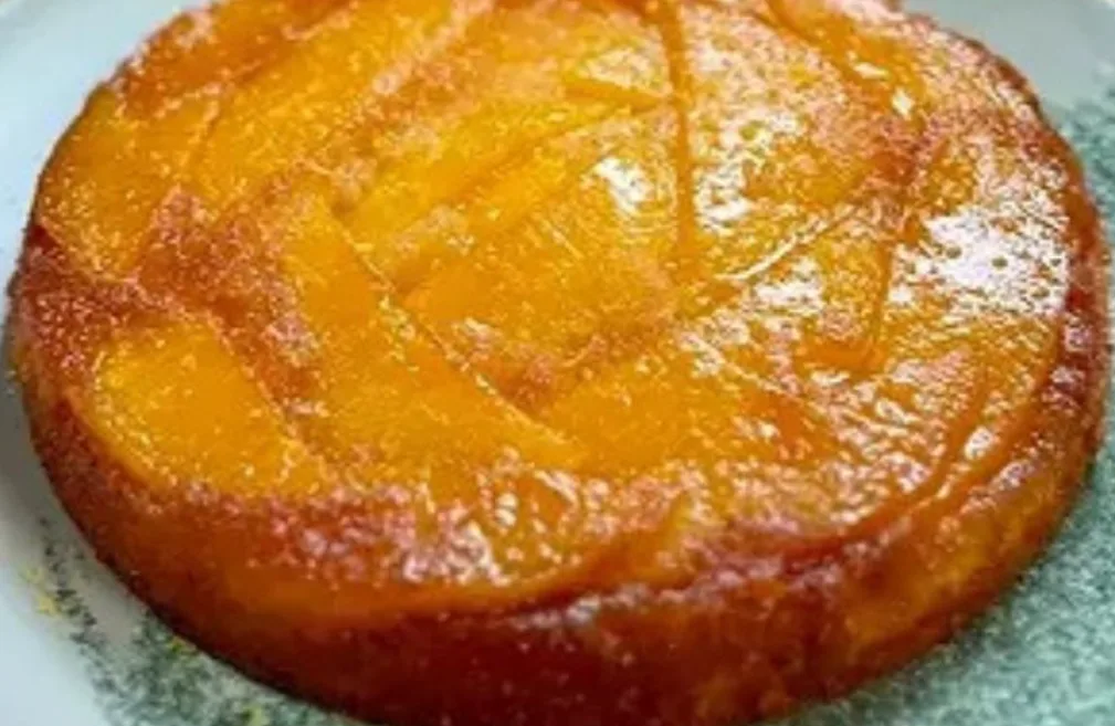 Gâteau renversé au citron et à la mangue