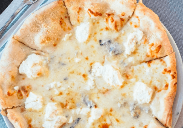 Pizza aux 4 fromages