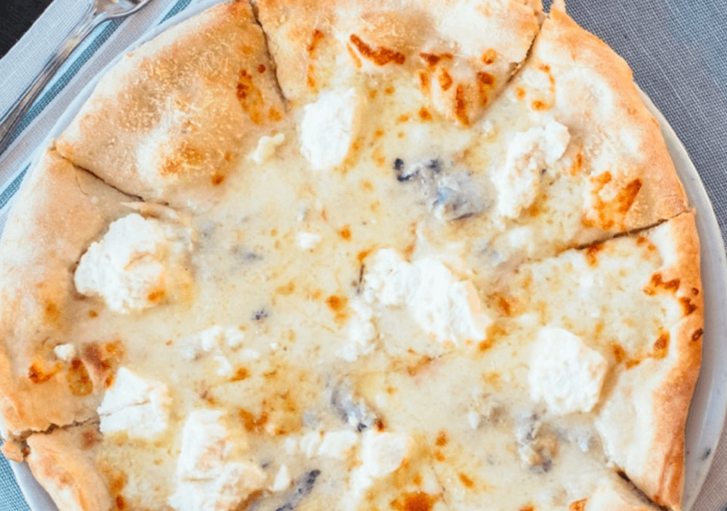 Pizza aux 4 fromages