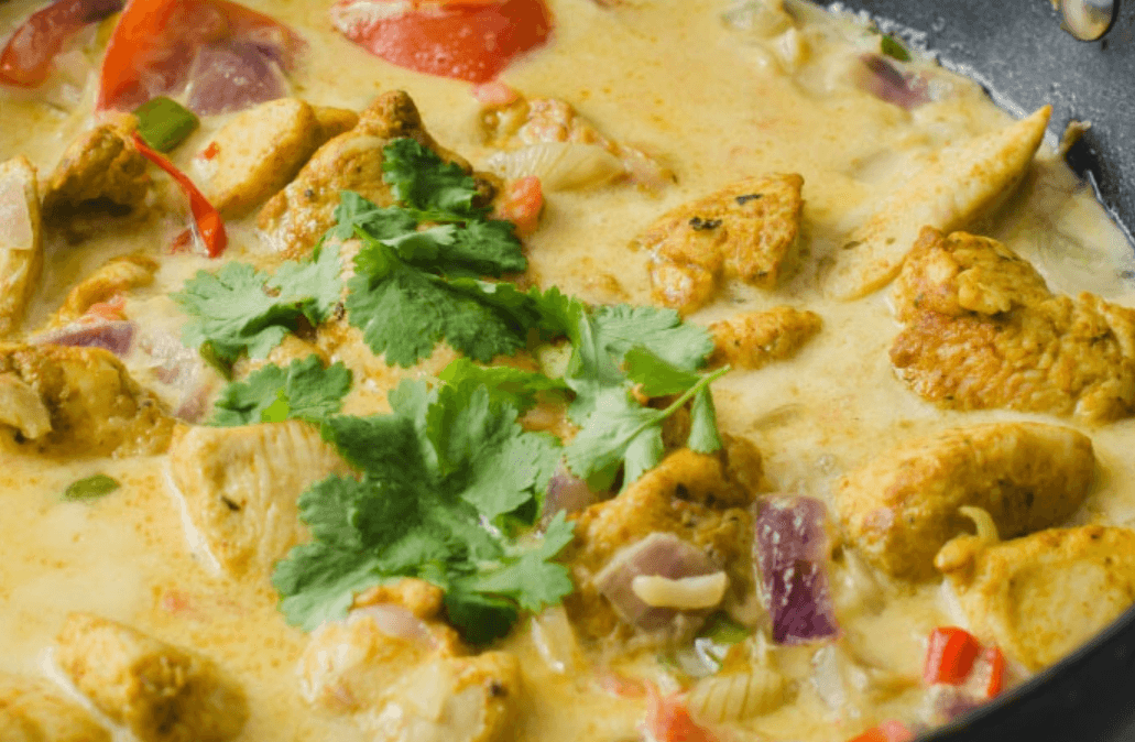 Wok de Poulet au Curry et Lait de Coco