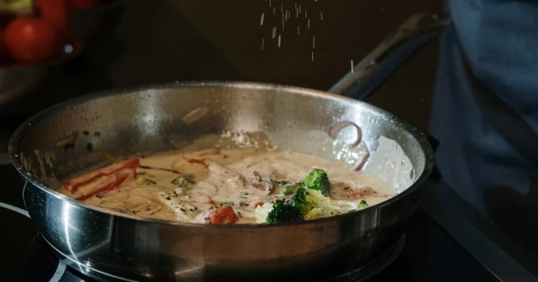 Poule au Pot Sauce Blanche