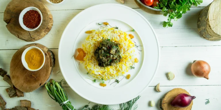 plats avec des herbes aromatiques